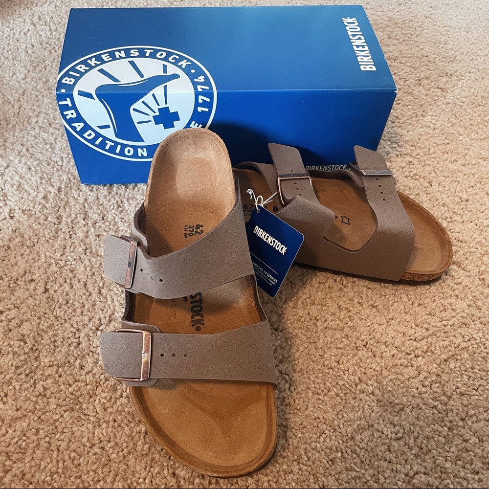 Men’s Birkenstock Arizona Sandal, Size 42/9 (NWT)